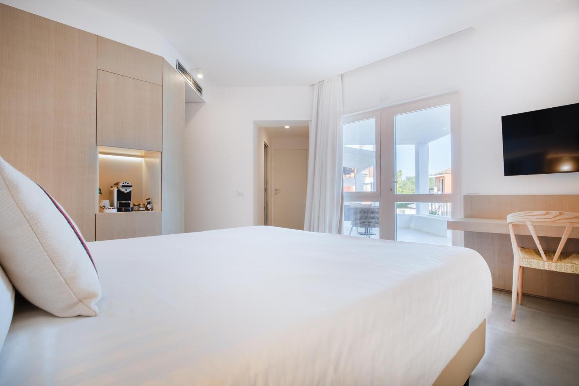 Felix Hotels - Galanias Hotel & Retreat Бари-Сардо Экстерьер фото