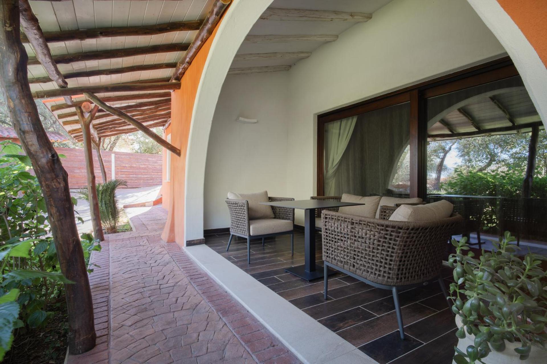 Felix Hotels - Galanias Hotel & Retreat Бари-Сардо Экстерьер фото
