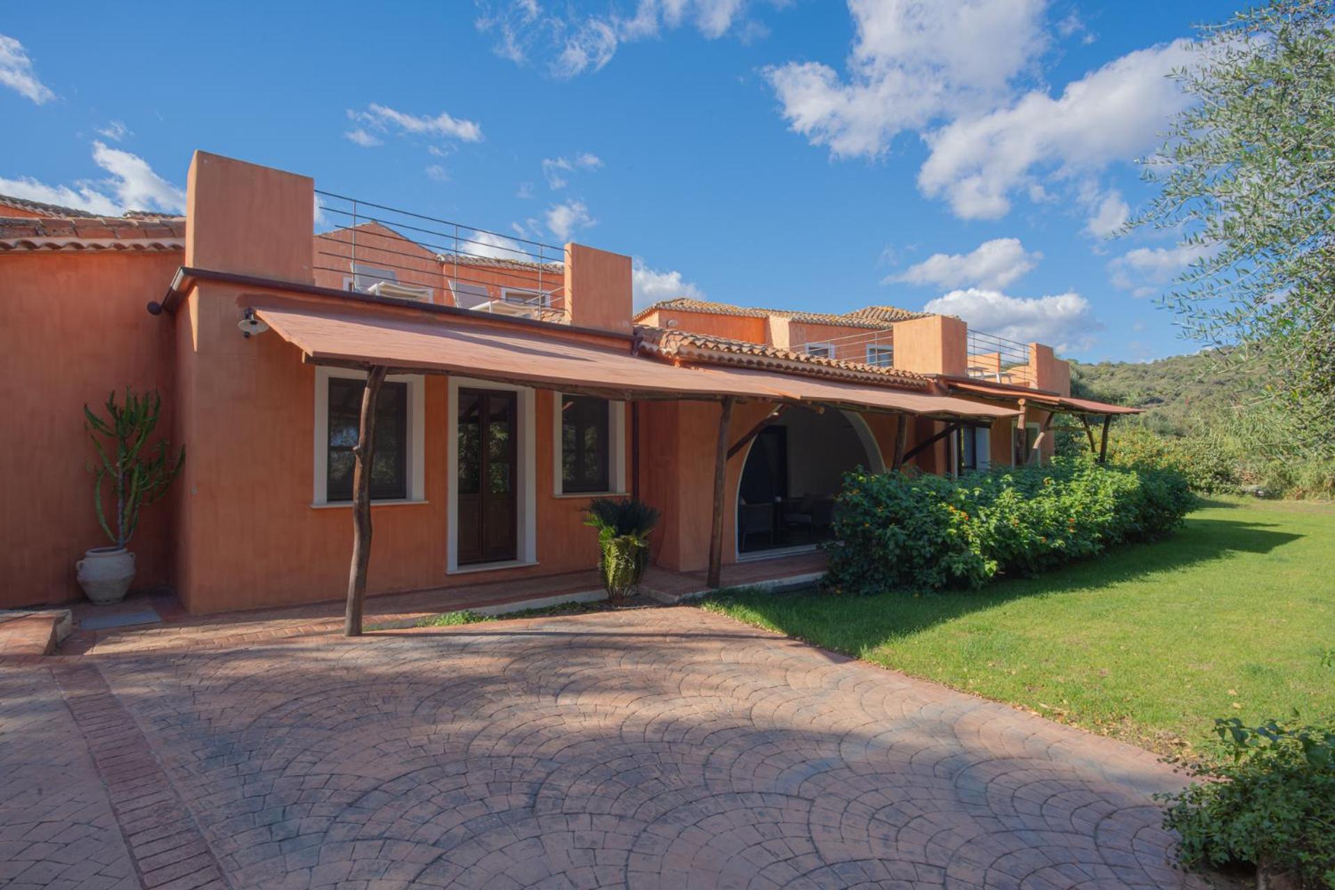 Felix Hotels - Galanias Hotel & Retreat Бари-Сардо Экстерьер фото
